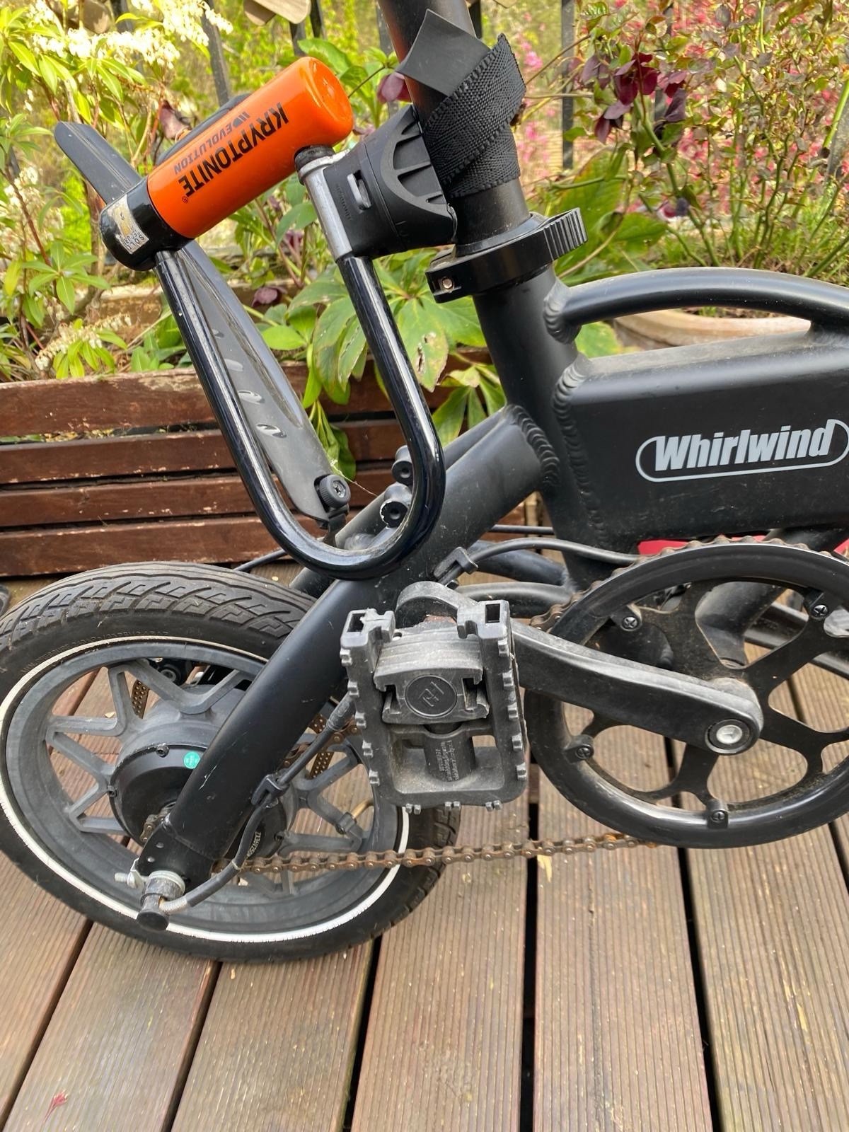 Whirlwind Foldable Bike 14in Black 250W 25km/h Mechanical Disc