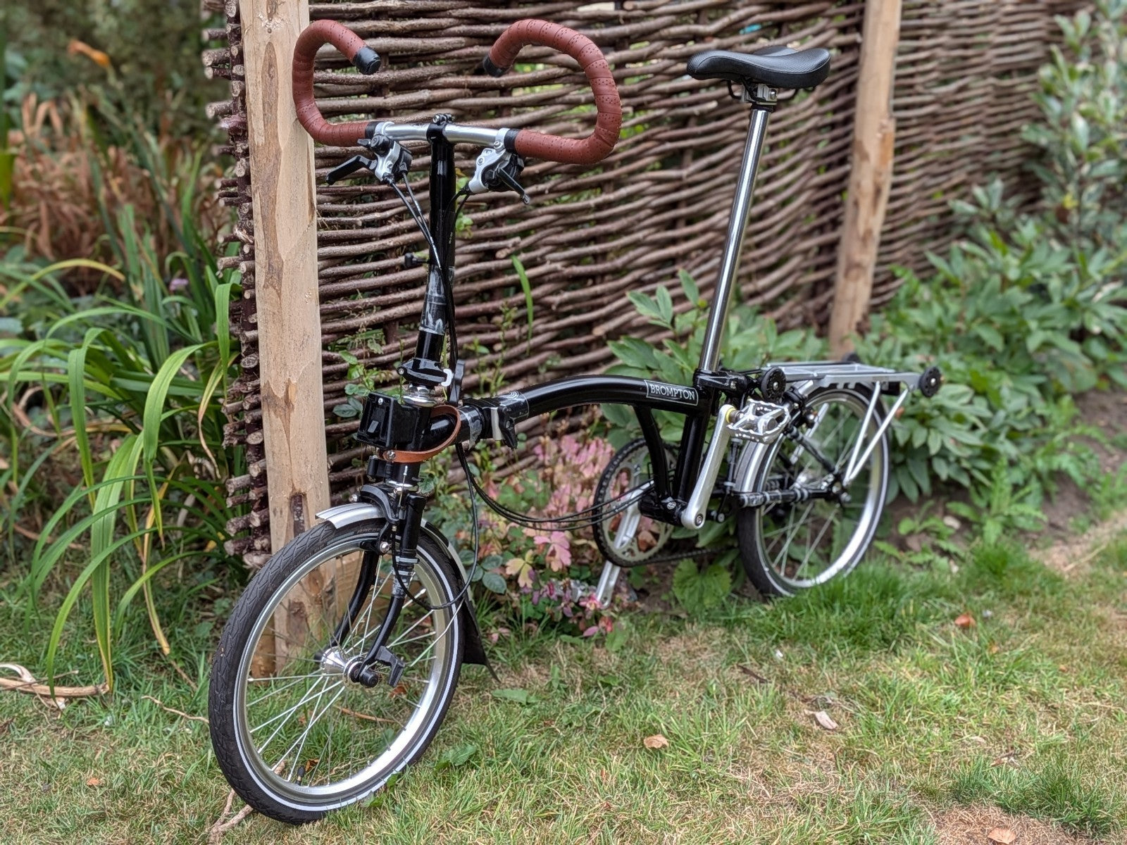 Brompton c line 6 speed folding bike (black, great condition, excellent mods)