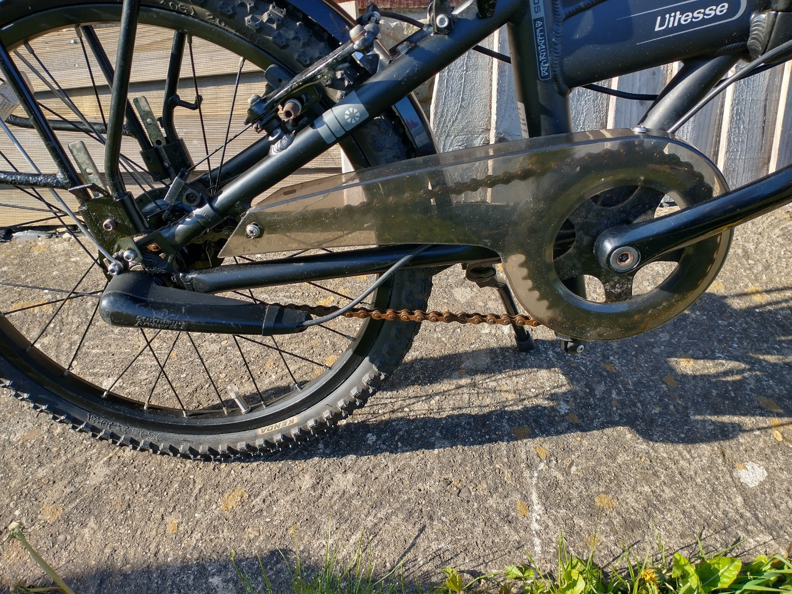 Dahon Vitesse 7005 Folding Bike 7-Speed, 20-inch, Black  USED