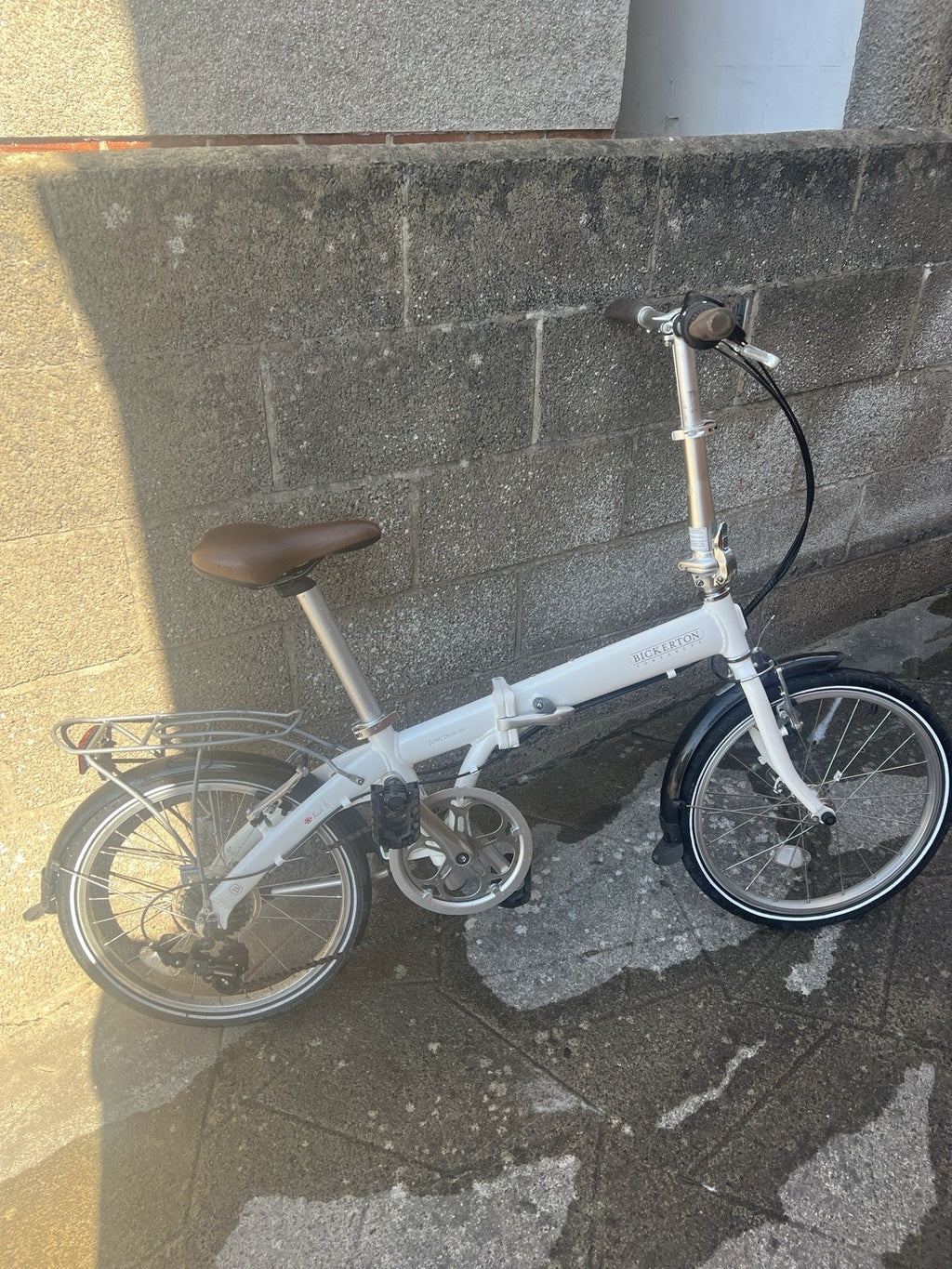 Bickerton Junction  Folding Bike 20" white snap spring in handlebar mechanism