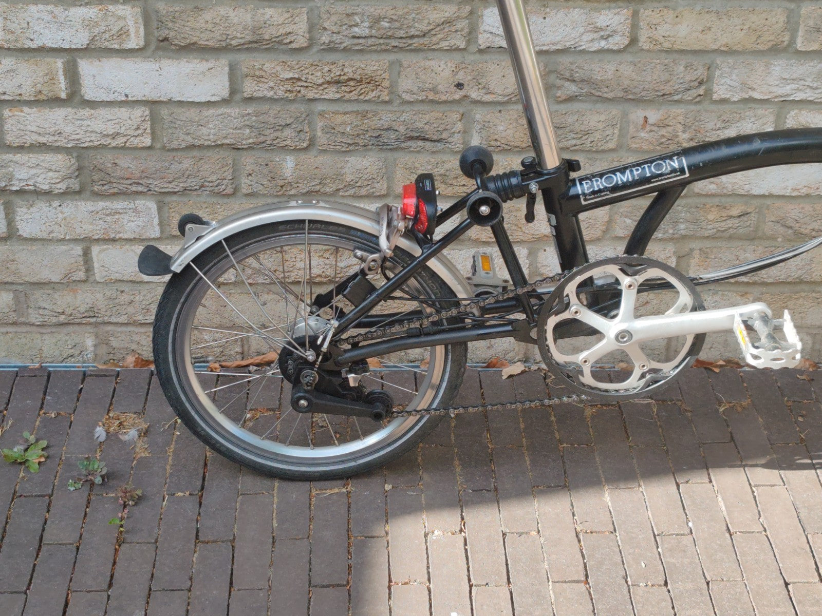 Brompton M6L 6 Speed Folding Bike – Black – Dynamo Lights – Sturmey Archer