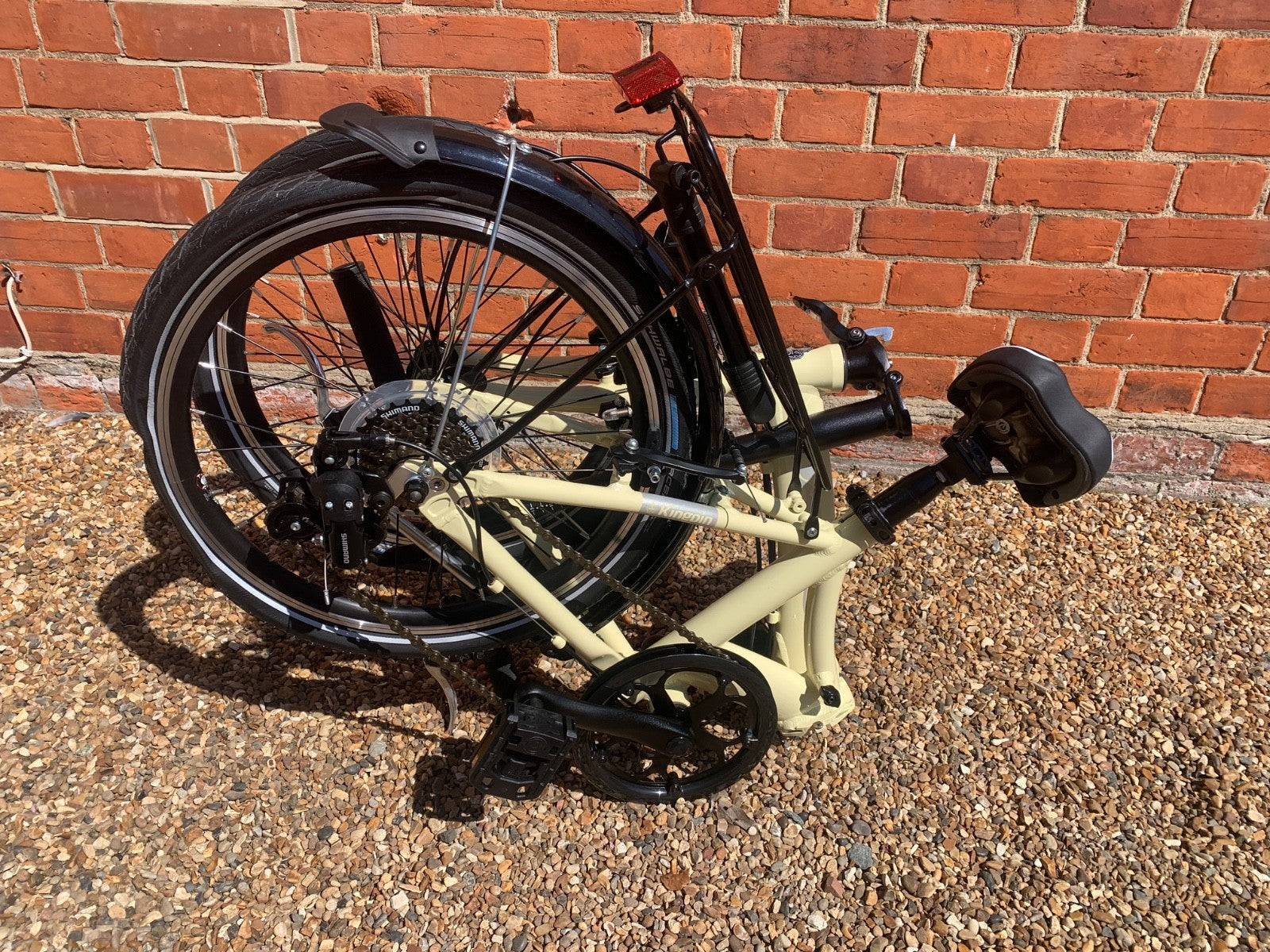 PAIR OF DAWES KINPIN FOLDING BIKES UNUSED AND IN MINT CONDITION