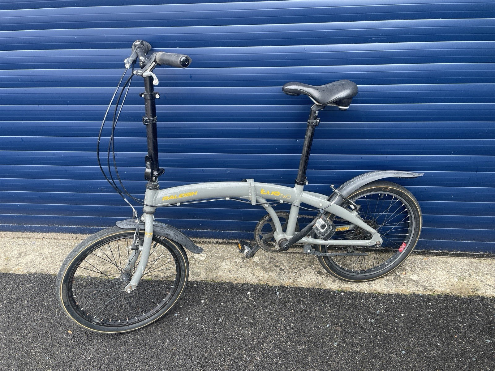 Raleigh folding bike 20-inch Wheels 7-Speed