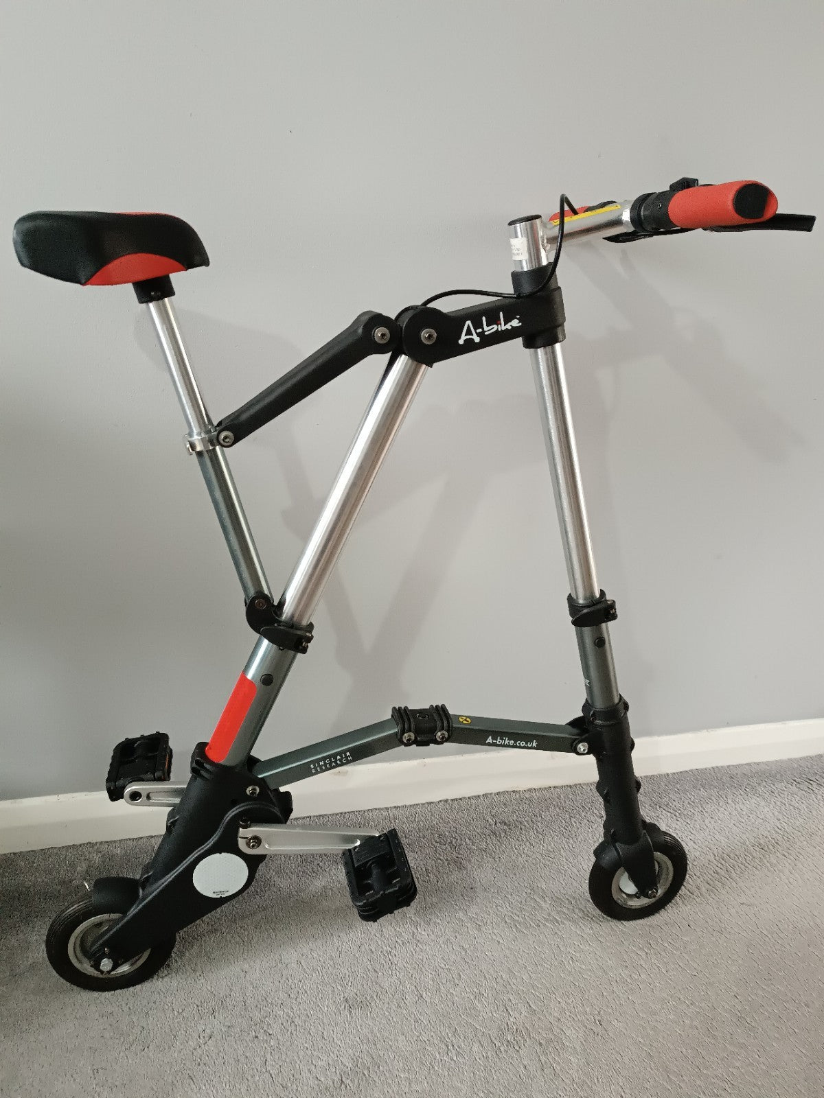 A-bike ZB01 Folding Mini Bike 6in Wheels Aluminium Silver/Black/Red
