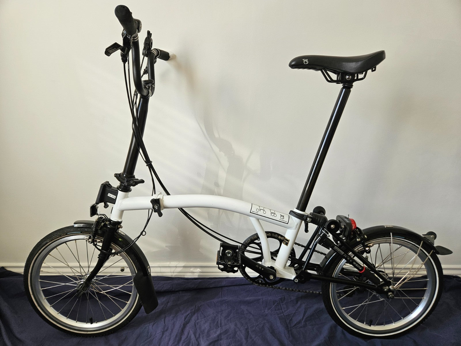 Brompton M6L - 6 Speed - C Line - Mid- White - VGC