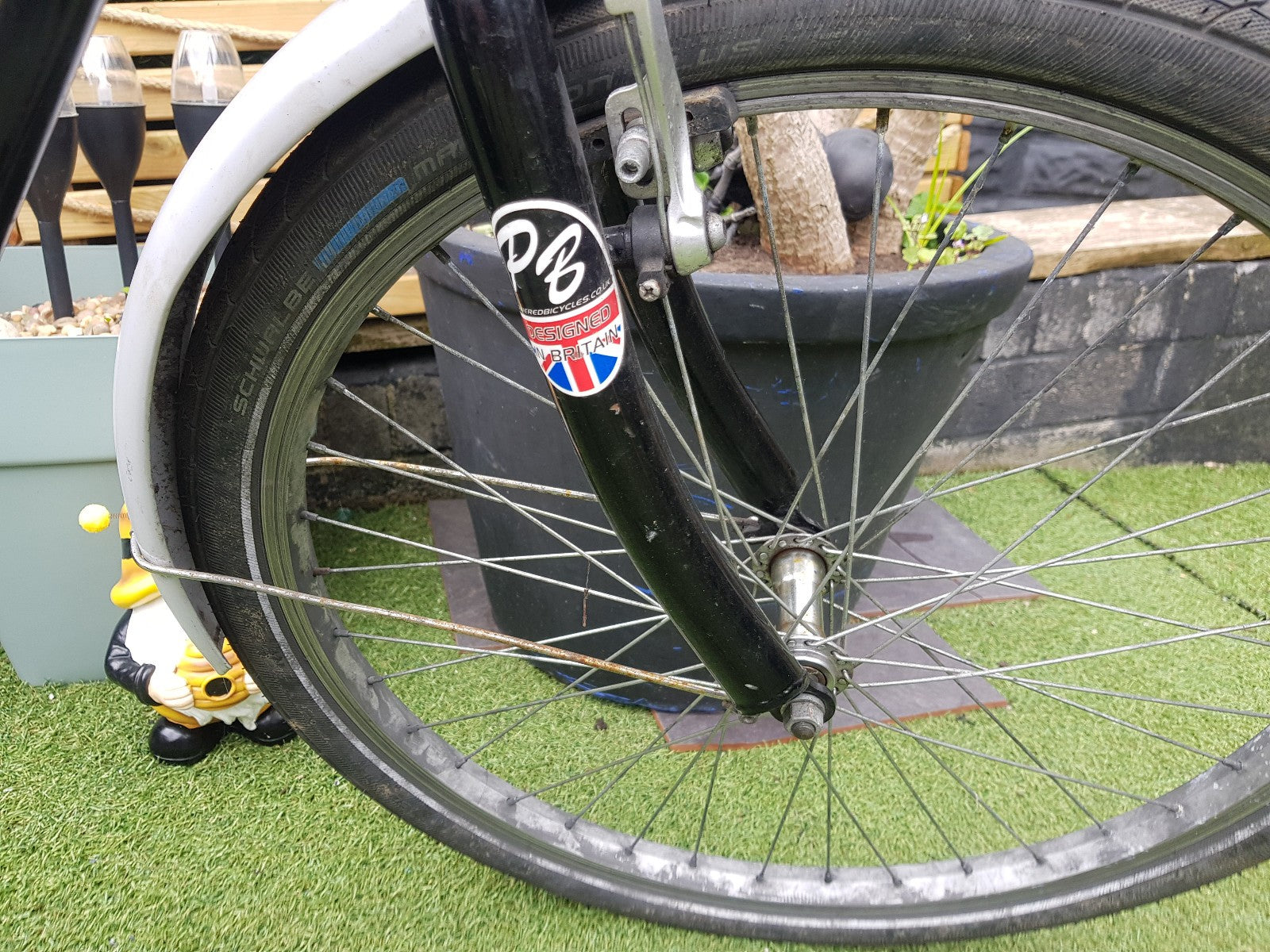 ADULT TRIKE 20 " WHEELS ....6 GEARS ...COMFORT SEAT..FOLDING