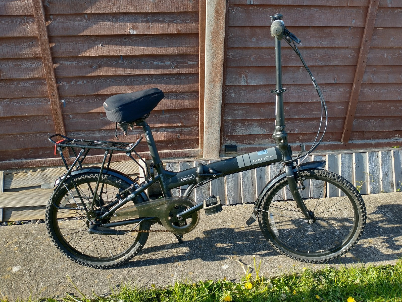 Dahon Vitesse 7005 Folding Bike 7-Speed, 20-inch, Black  USED
