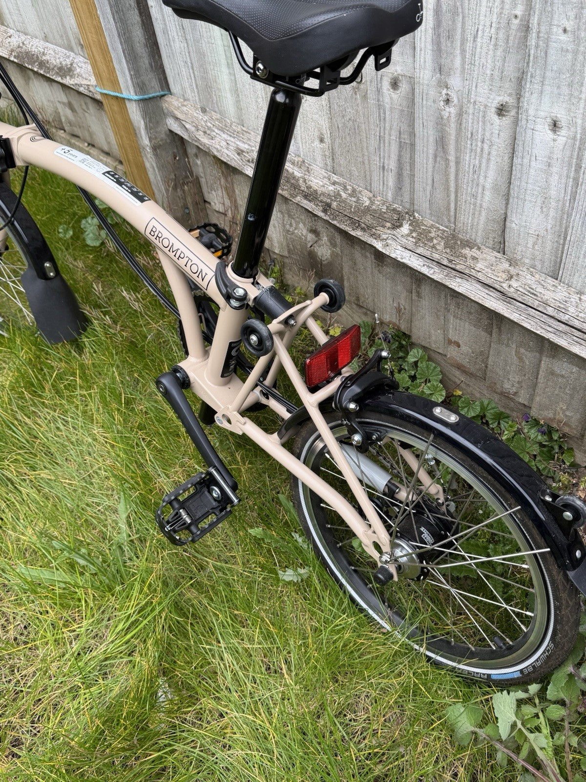 Brompton C Line Explore Folding Bike 6-Speed Mid-Bar Dune Sand Excellent Quality
