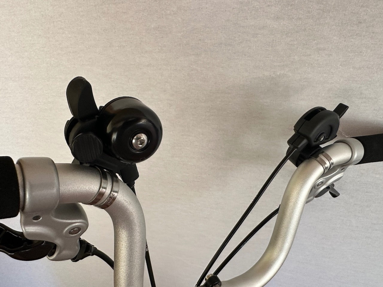 Brompton Folding Bike Black 6 Speed Gears Rear Carrier Bell Used Once M6R