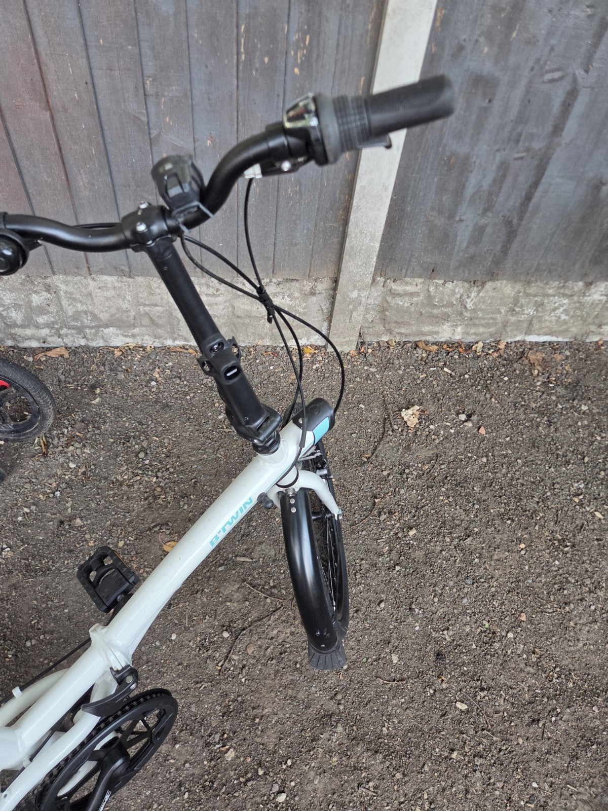 B'TWIN Tilt 500 20in Folding Bike 7 Speed Foldable White V-Brakes