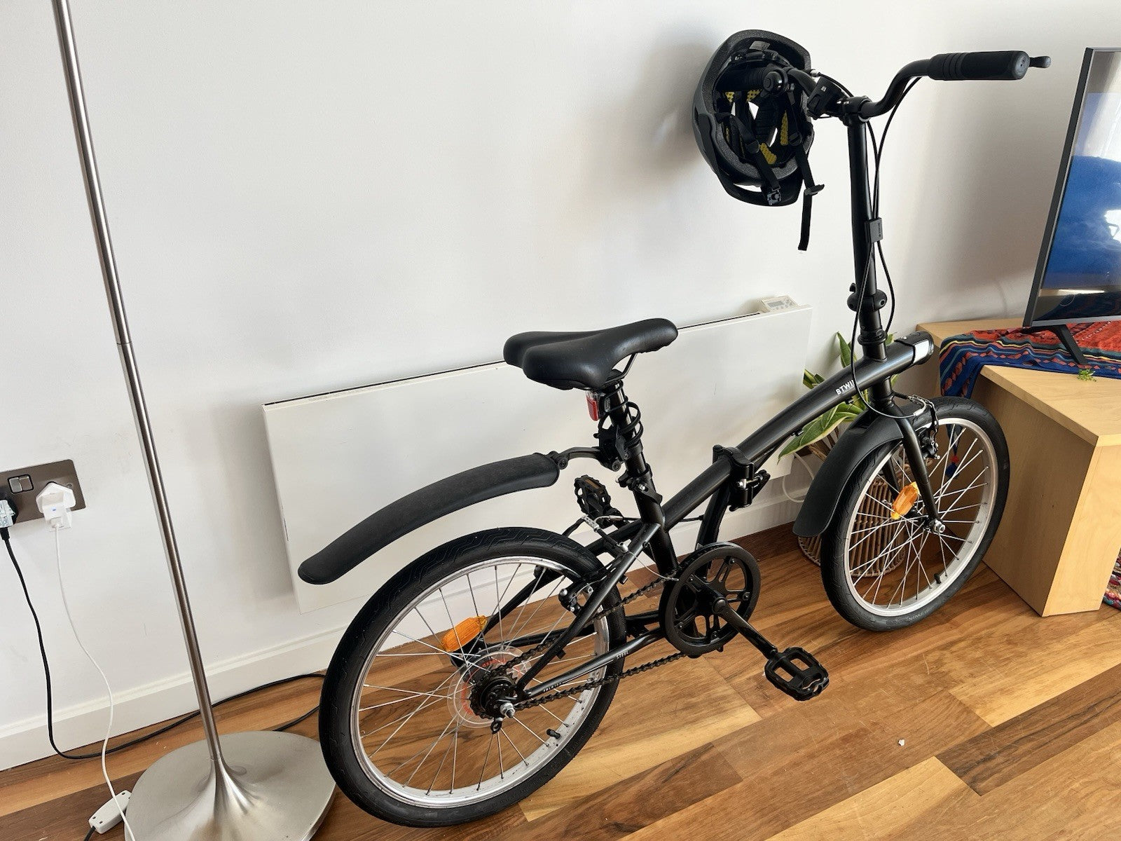 B’TWIN Folding Bike 20in Black S Frame V-Brakes Mudguards Reflectors Stand