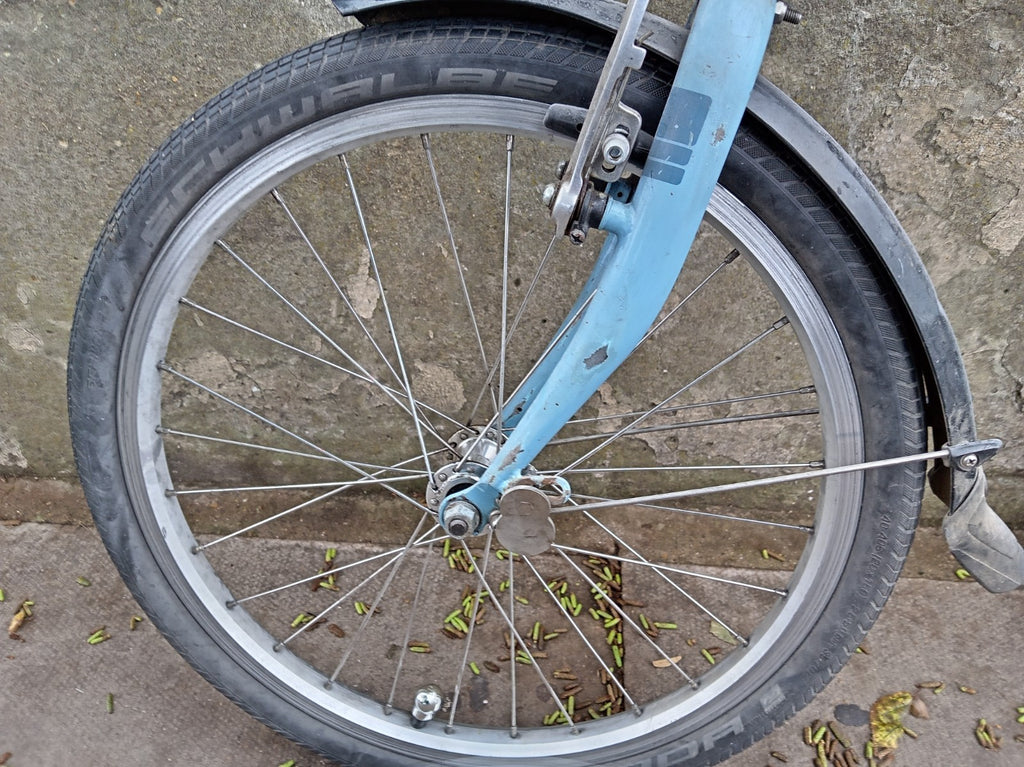 Dahon Speed D7 Folding Bike 7-Speed with extras,u-lock, pannier bag, light, bell