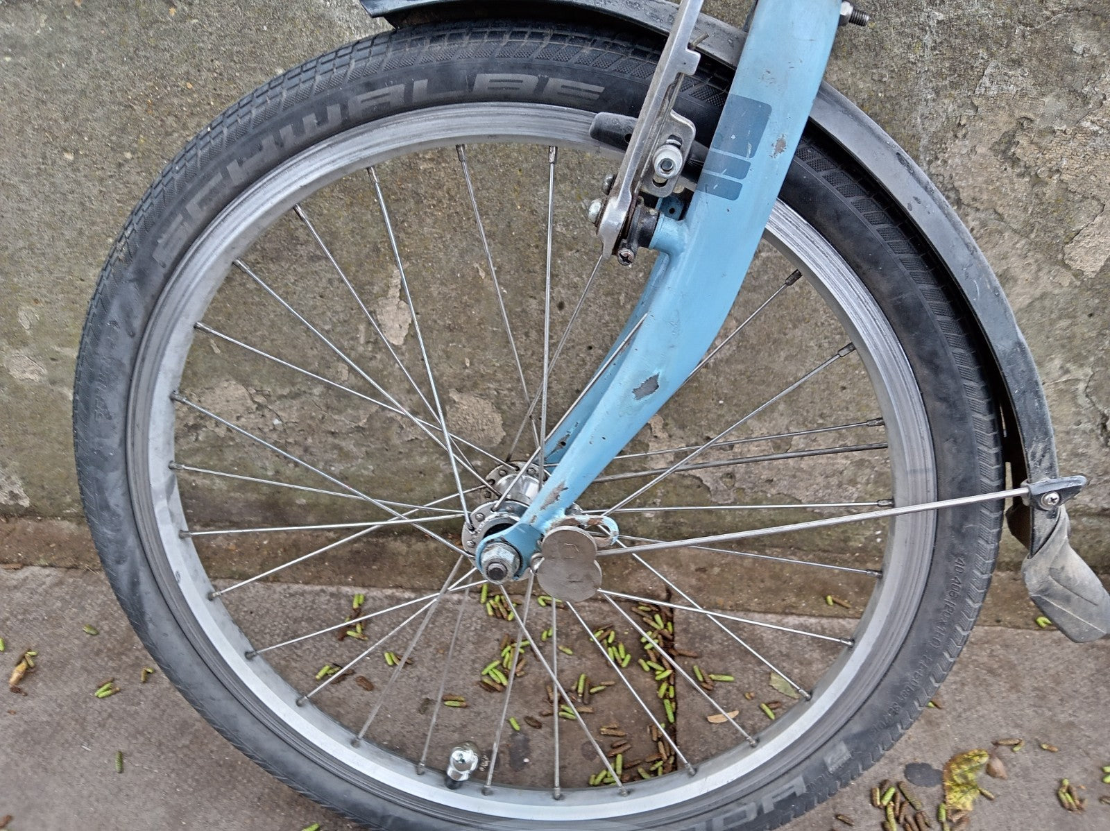 Dahon Speed D7 Folding Bike 7-Speed with extras,u-lock, pannier bag, light, bell