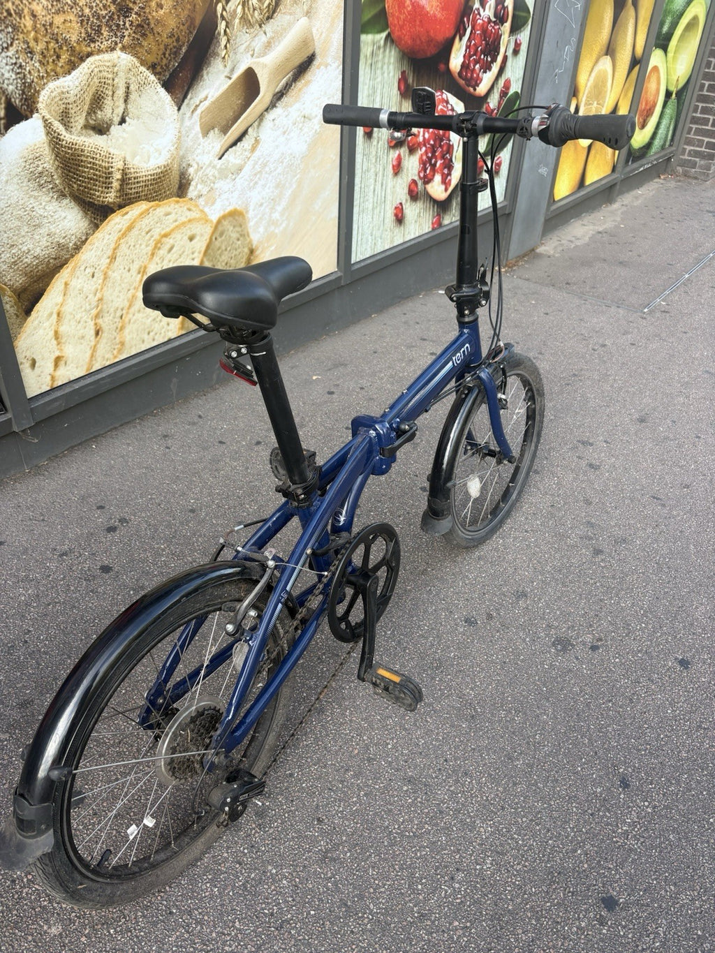 Tern Link B7 Folding Bike – Midnight Blue – 20” Wheels – Very Low Use