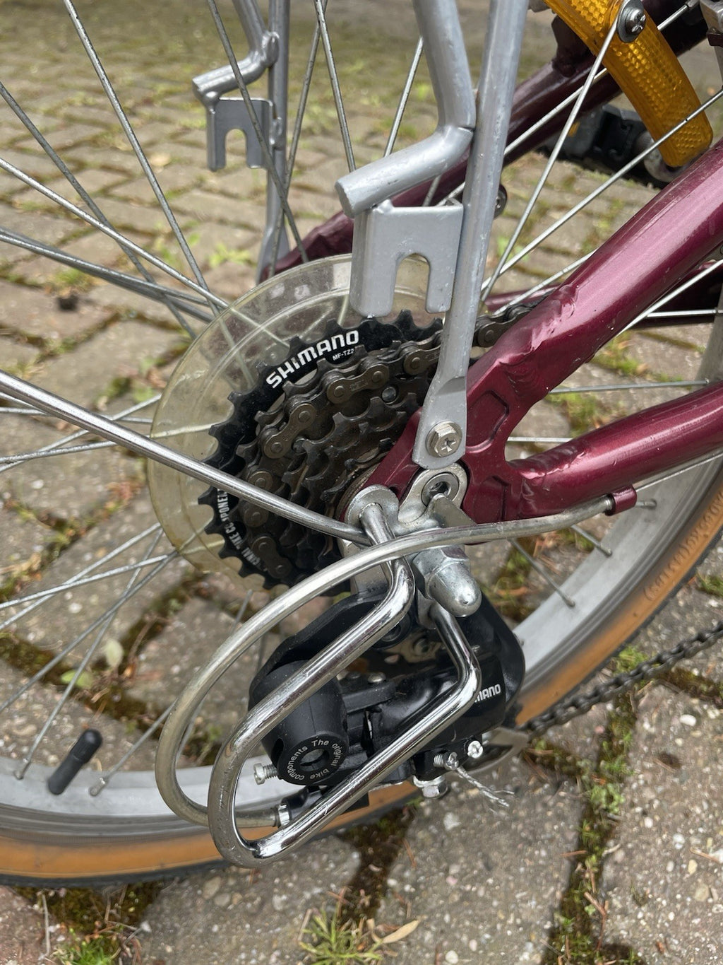 Dutch Style Folding Women’s Bike With 7 Speeds, Mudguards And Pannier Rack