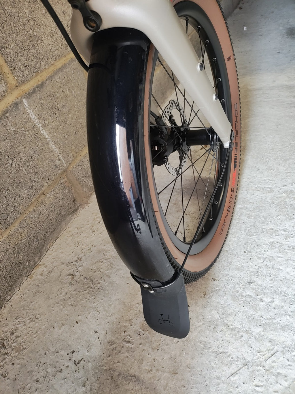 Brompton G Line LARGE- BARELY USED-UPGRADES- BOXED- INVISFRAMED