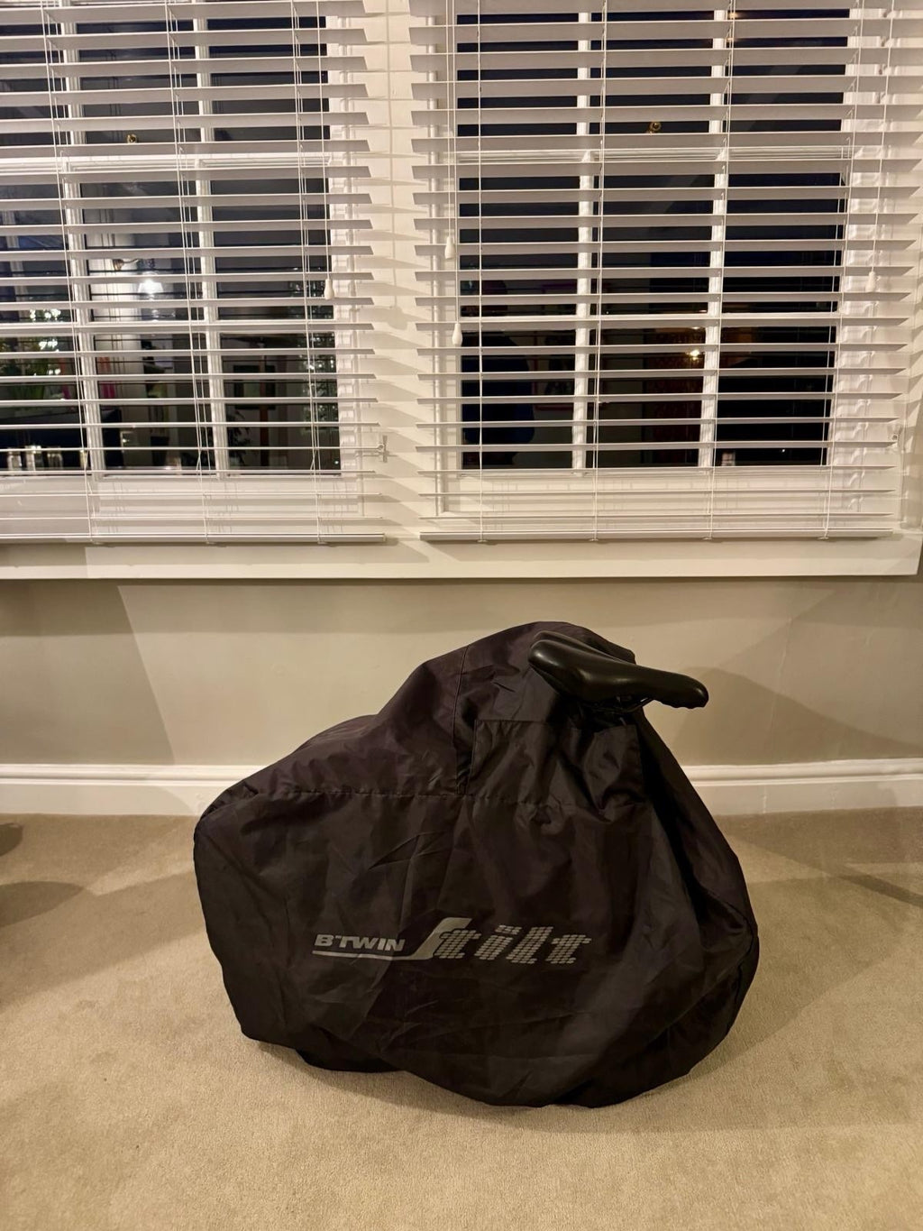 Oxylane Tilt 500 Folding Bike 6 Gears With Cover ,pump & Lock