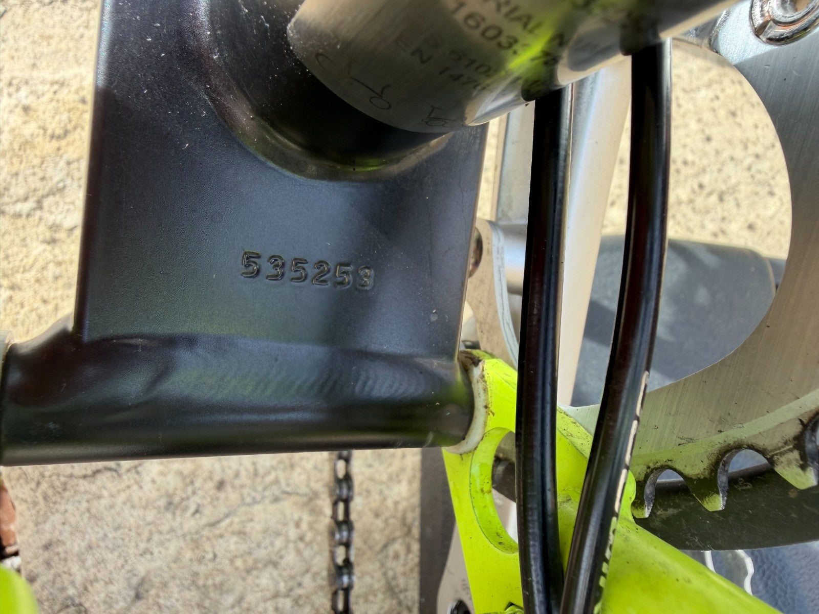 Brompton Bike 2-speed - Green & Black, Brookes saddle, leather accessories,