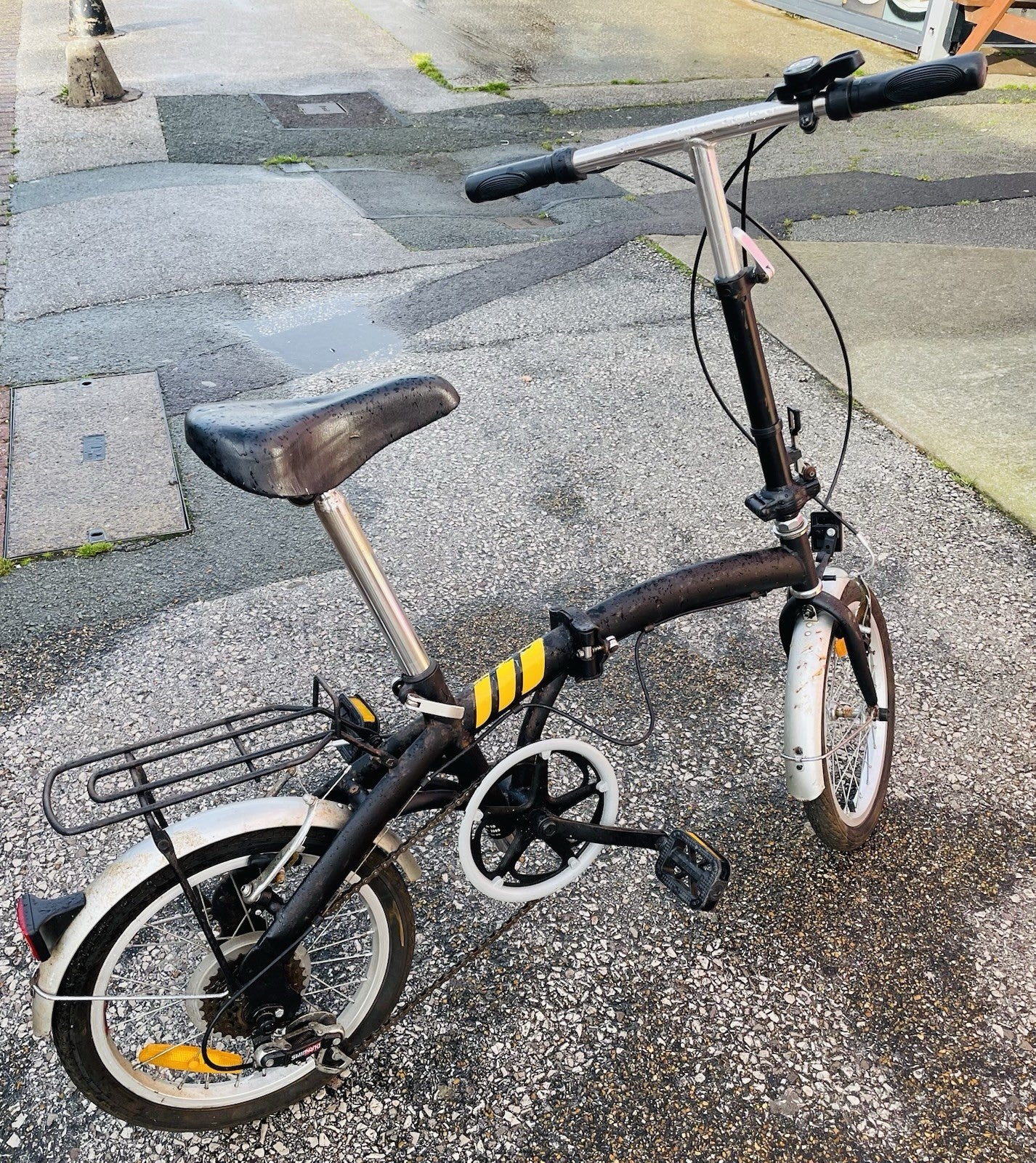 Fold-Up Unisex Bike/Bicycle In Black With Gears