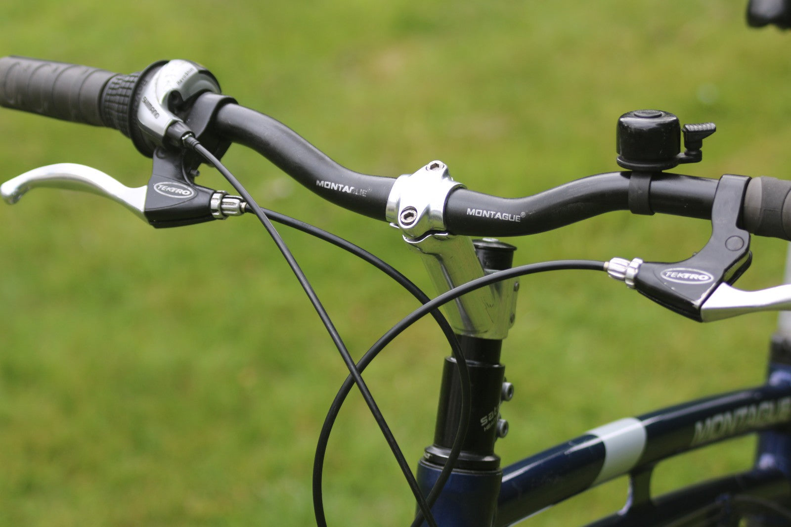 MONTAGUE TOWN,FOLDING 7 SPEED CITY BICYCLE.