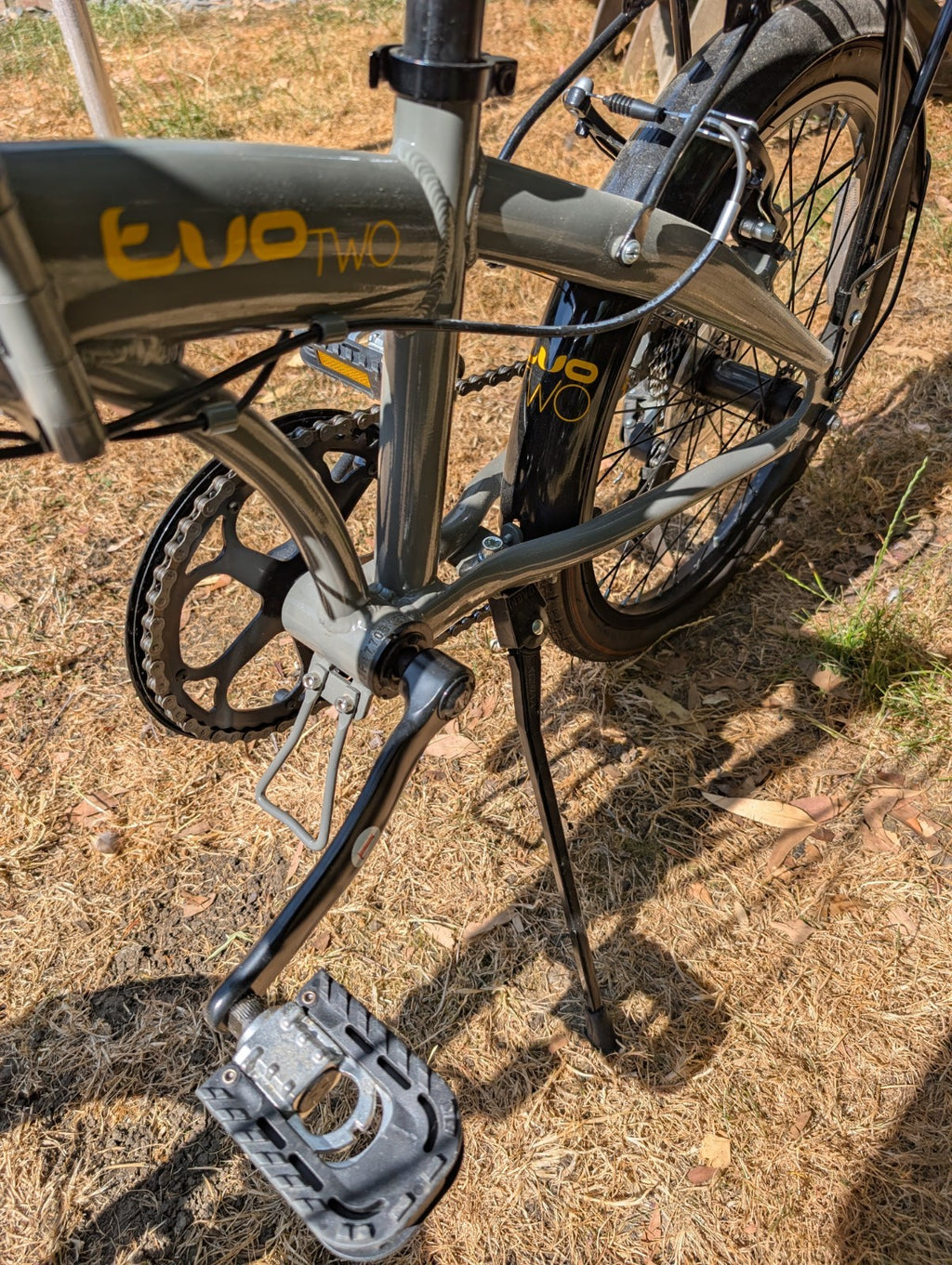 Raleigh Evo Two Folding Bike 20" Aluminium Frame, 7-Speed with Rear Rack & Stand