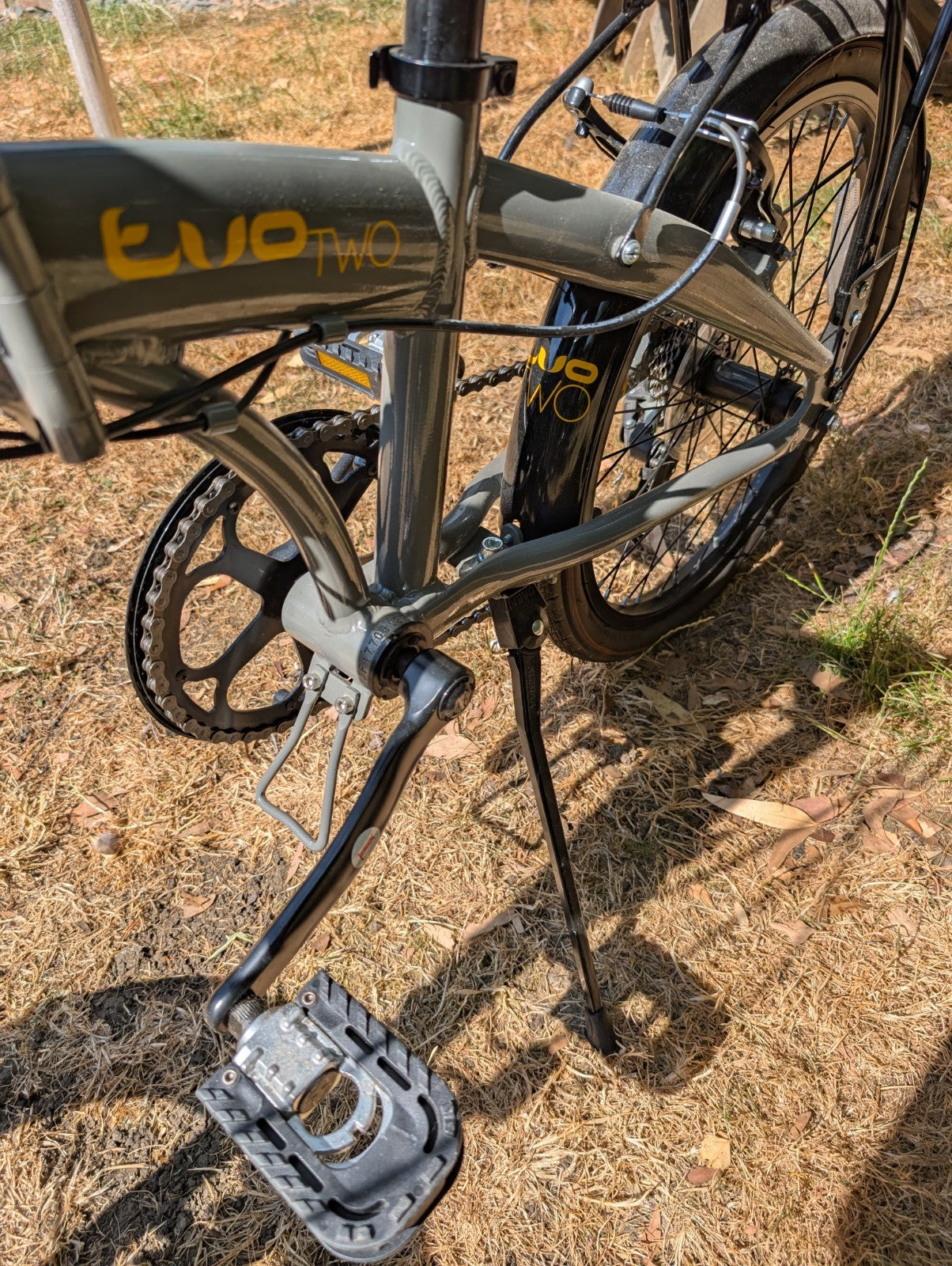 Raleigh Evo Two Folding Bike 20" Aluminium Frame, 7-Speed with Rear Rack & Stand