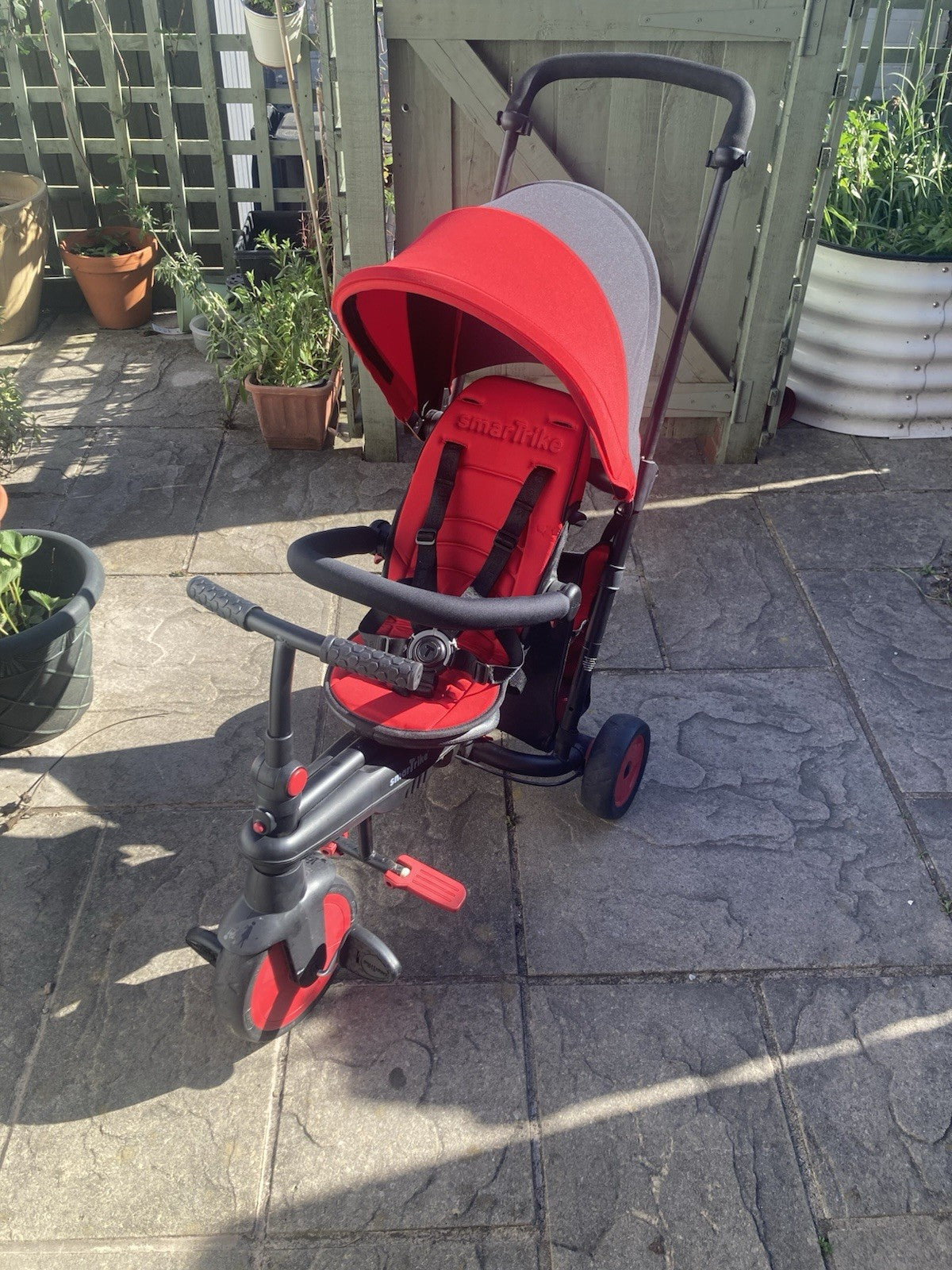 SmarTrike STR3 Folding Stroller Trike Red & Black. Used.