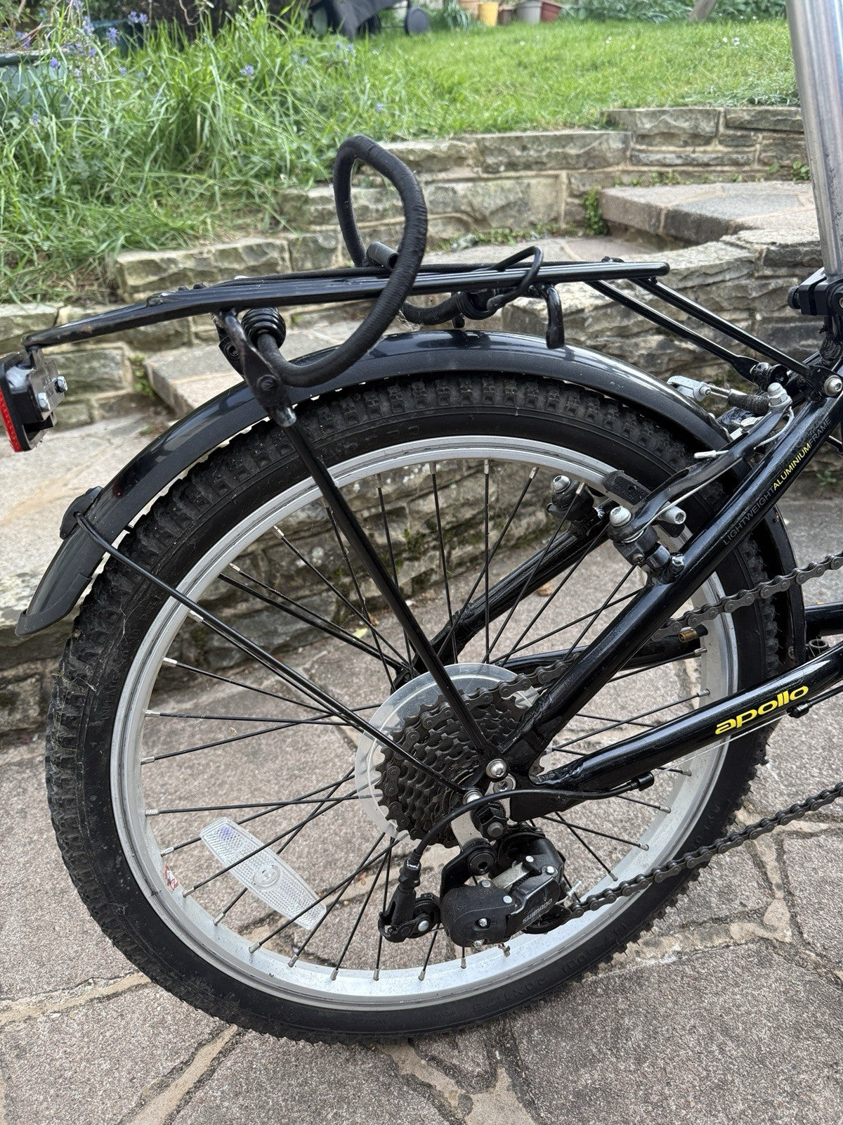 Apollo 20 inch wheel Folding Bike with Storage/carry Bag