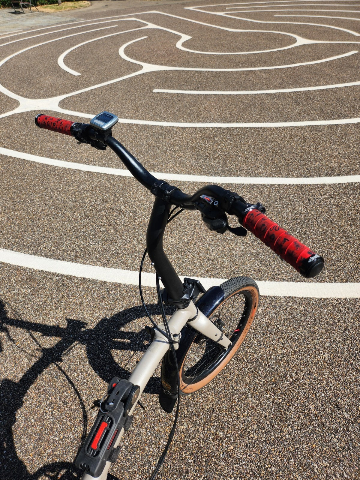 Brompton G Line Medium / Large Folding Bike 8-Speed, Traildust White