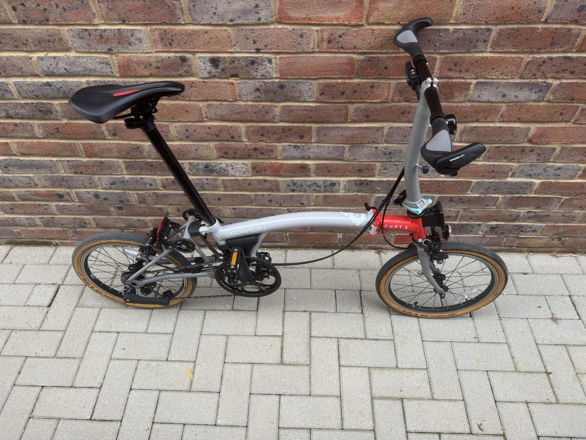 Brompton CHPT3 Folding Bike 16in M 2-Speed Derailleur Rim Brake Grey/Red