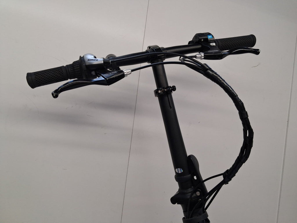 Raleigh Stow--E--Way Folding 7-Speed 20" Wheel Alloy Bike - Blue (Scratches)