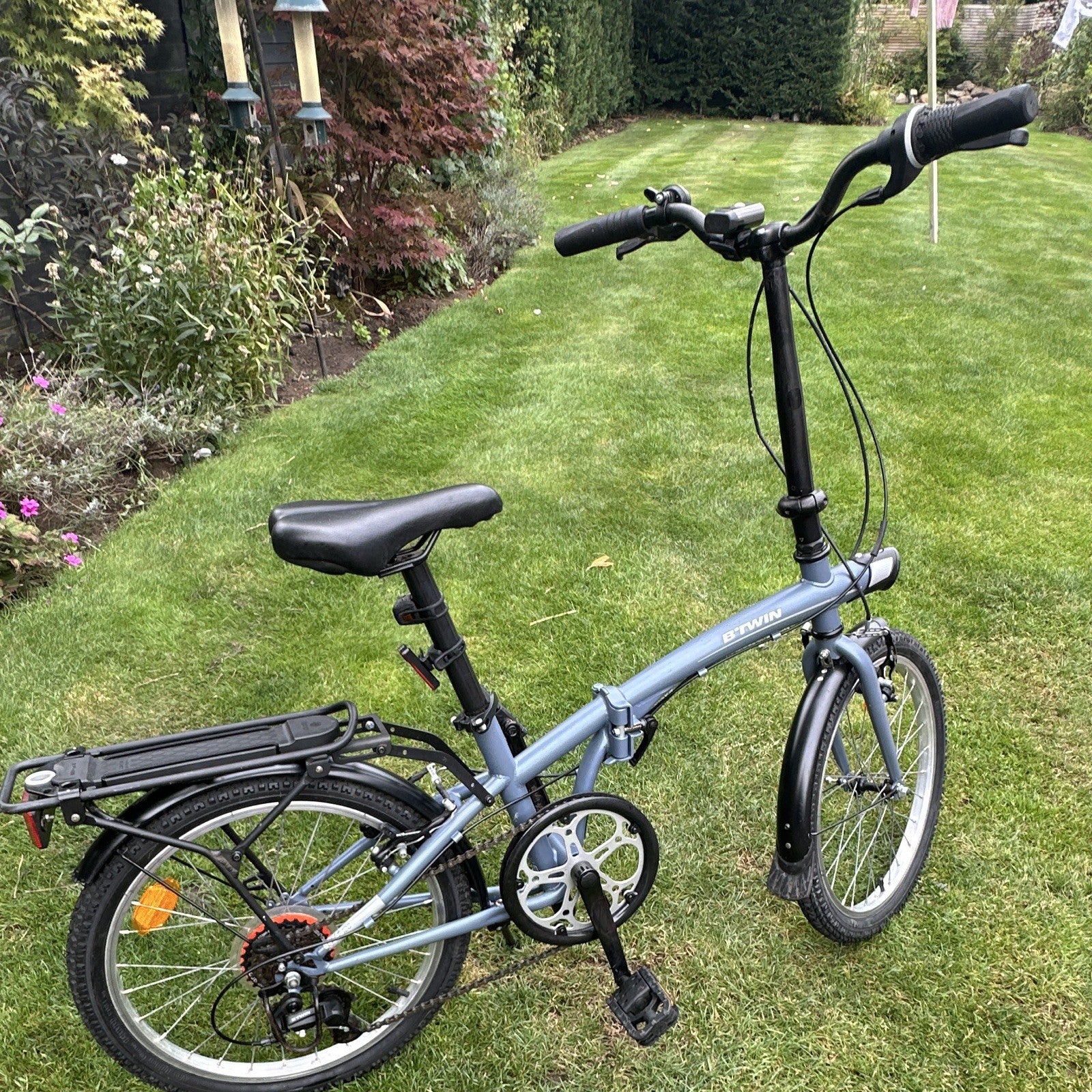 B'TWIN Tilt 120 20in Folding Bike Grey/Black Rear Rack Mudguards Reflectors