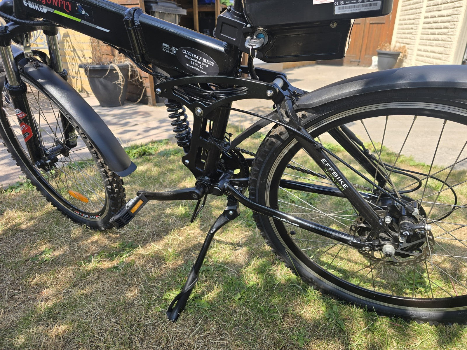 Folding Mountain Bike With Full Suspension. 250 watt, 25 to 35mile range