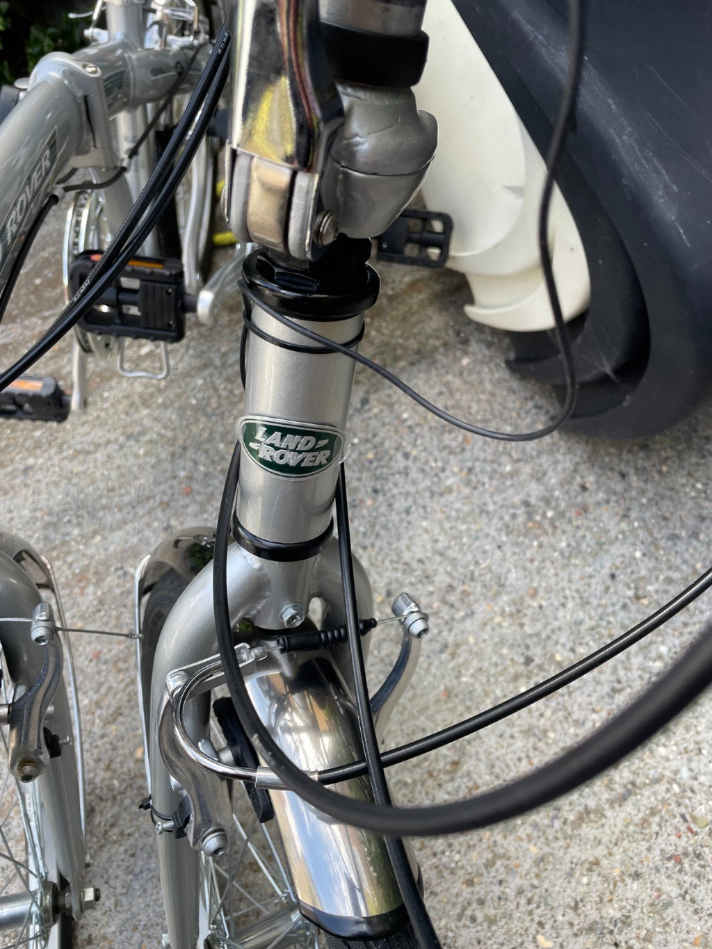 2 x Land Rover City Lite Folding Bikes 6 Speed, Excellent condition -