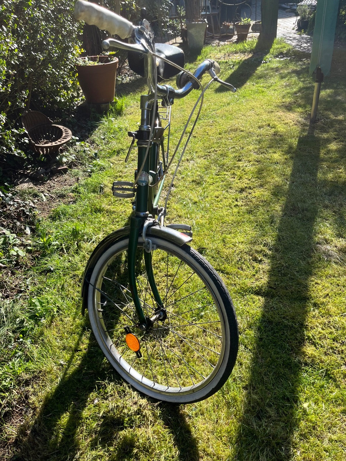 Dawes Kingpin Vintage Folding Bicycle in need of TLC.
