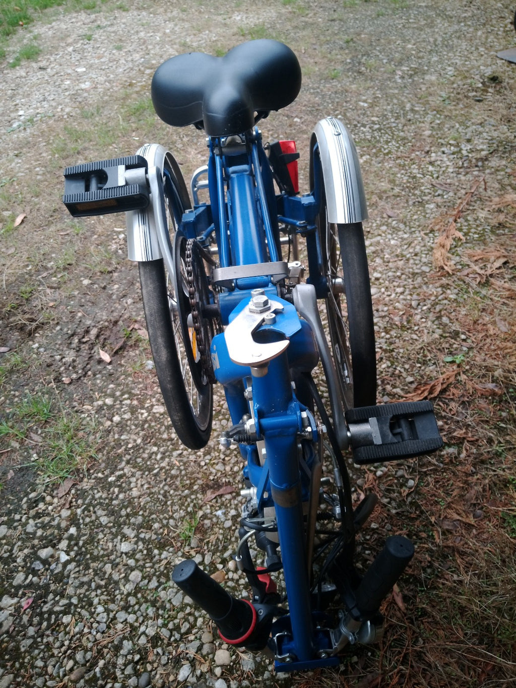 Three wheel folding bike.Di Blasi R32 Folding Tricycle. Lovely blue.High Quality