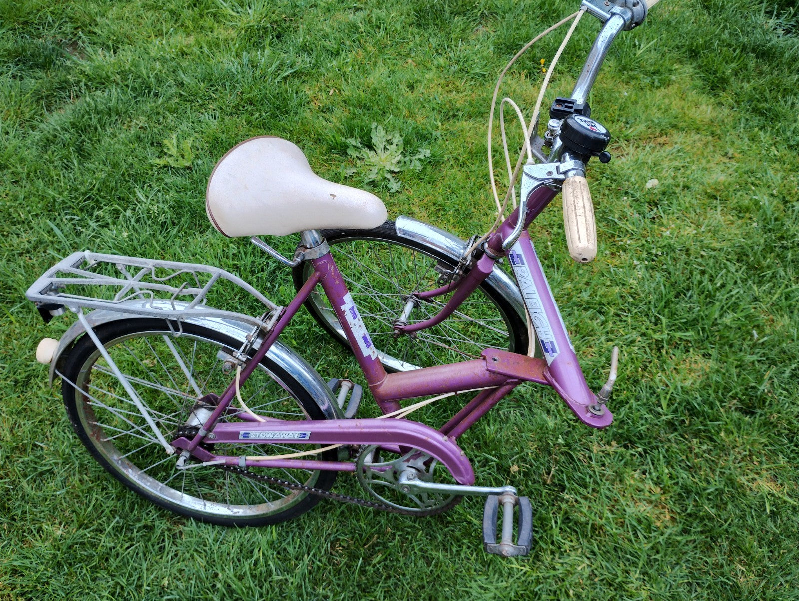 vintage raleigh folding bike. Project / fix up/ spares.
