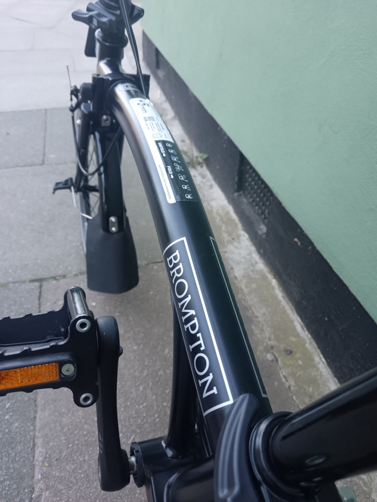 Brompton M6L BLACK EDITION 2025 Folding Bike Excellent Condition