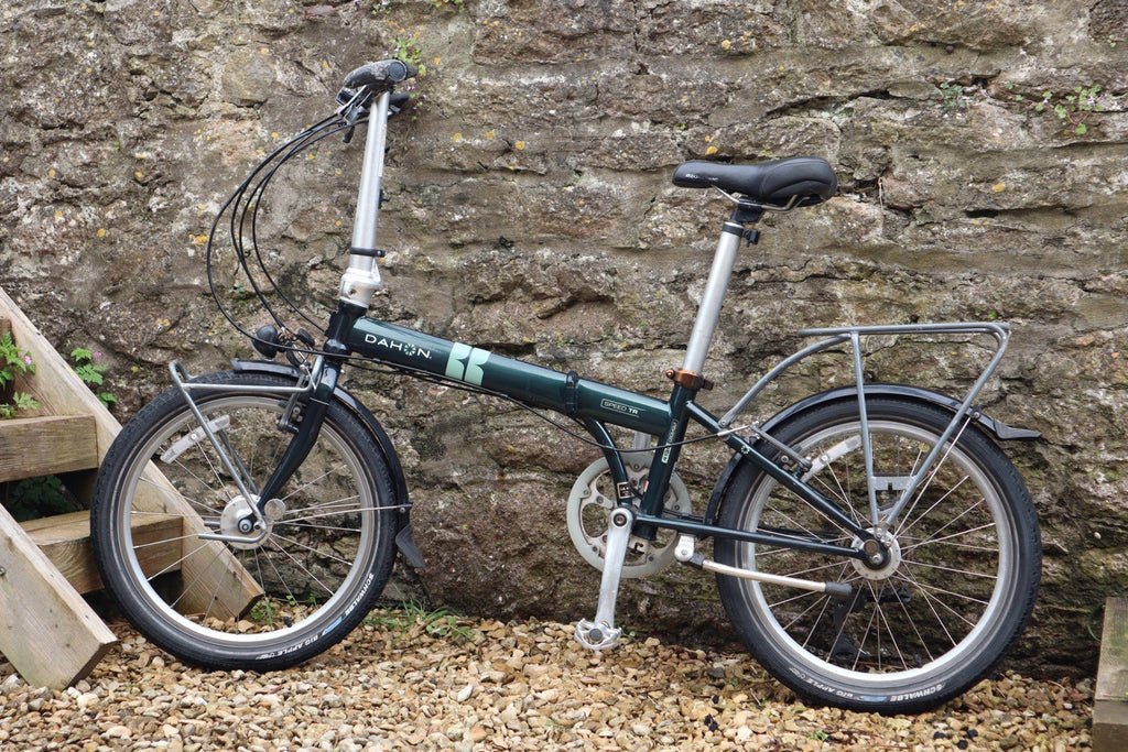 Dahon Speed TR Folding Bicycle. 20” Wheels. 24 Gears And racks. Versatile!