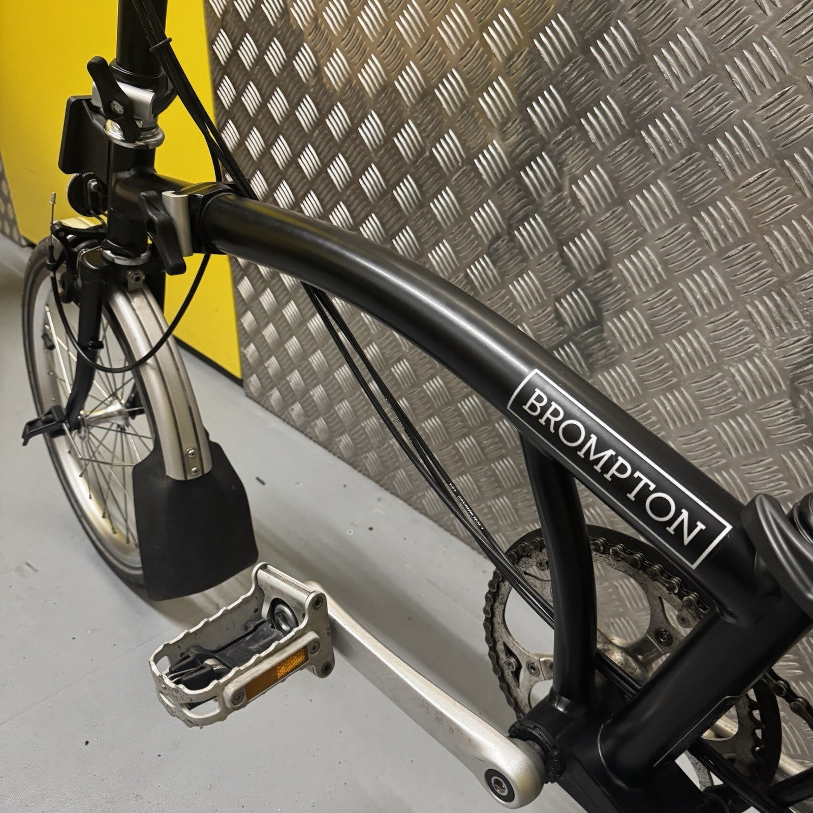 Brompton C Line Explore 2021 Black M Bar Excellent Condition