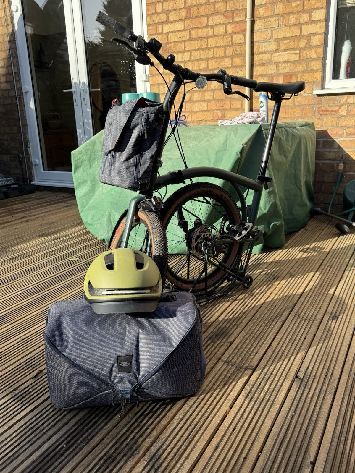 Brompton G Line 20in Folding Bike Green Disc Brakes Mudguards Front Light