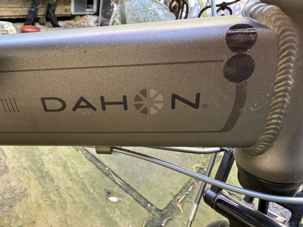 Dahon Jetstream P8 folding bike