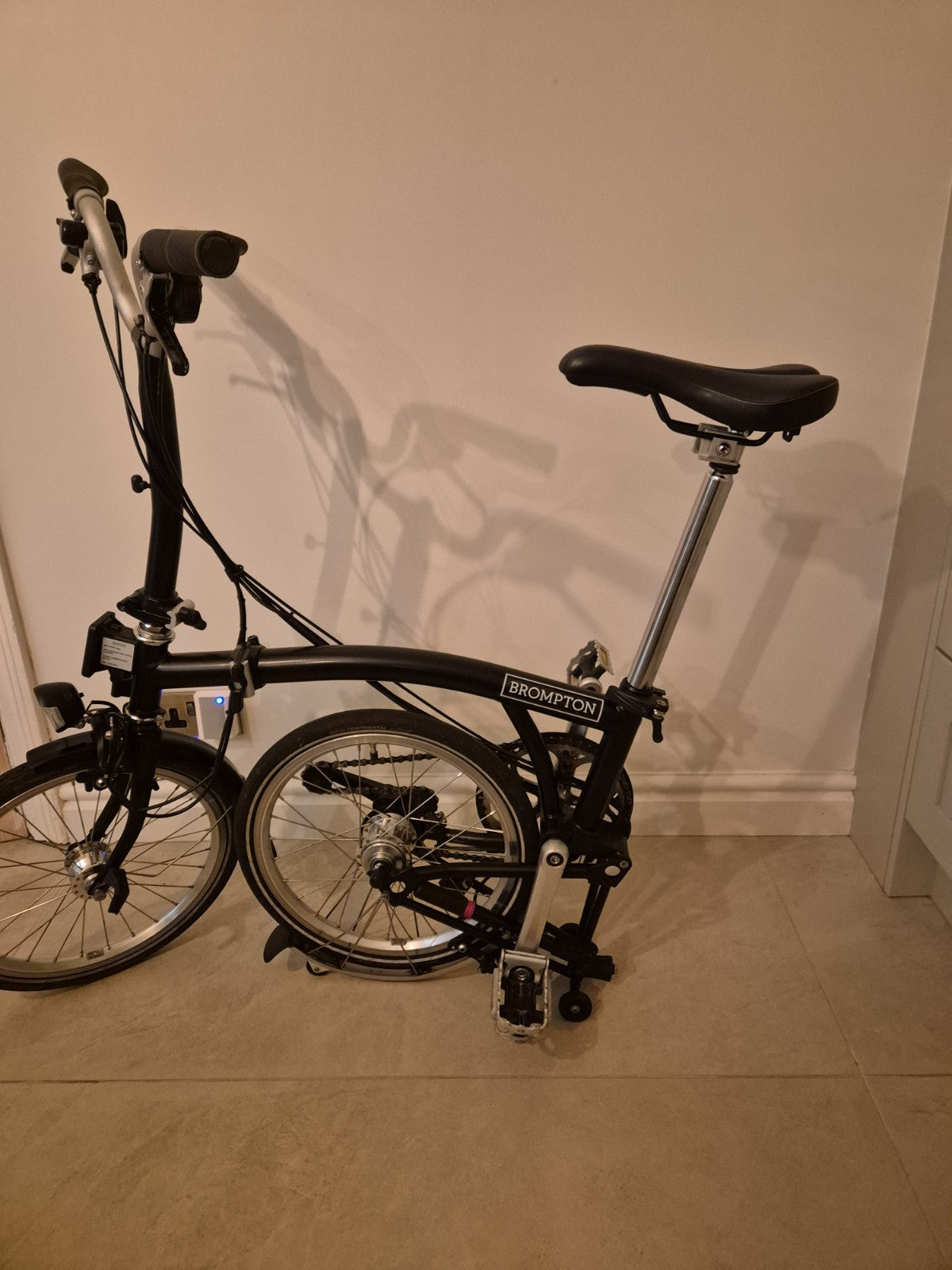 Brompton M6L Black 6 Speed Folding Bike Dynamo Lights Pump Carrier Block