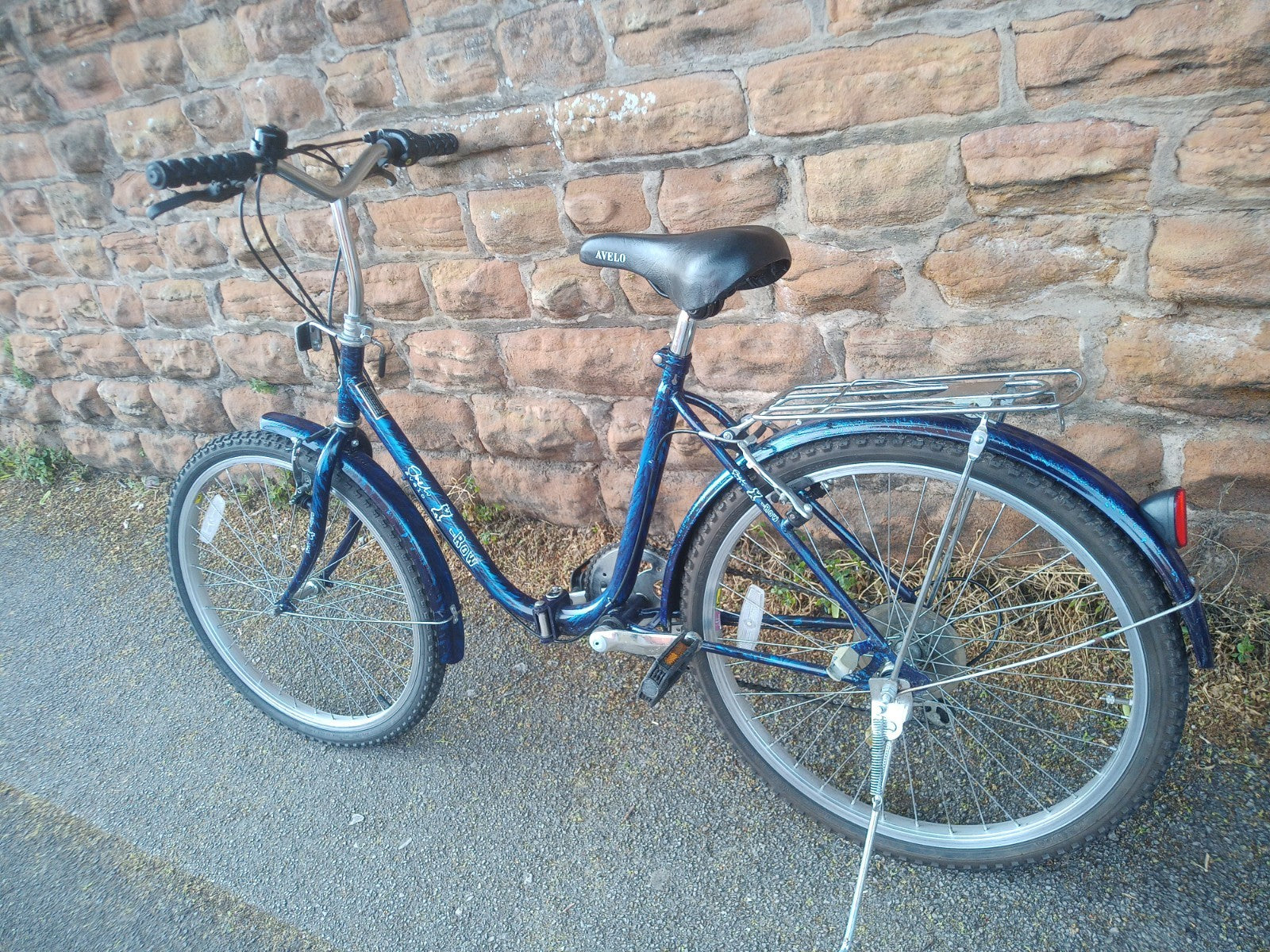 avelo x row folding bike 24-inch wheels