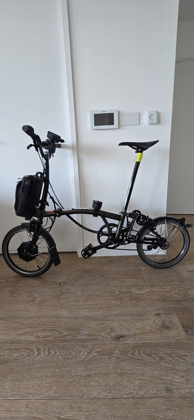 Brompton C-Line Explore-Black Lacquer