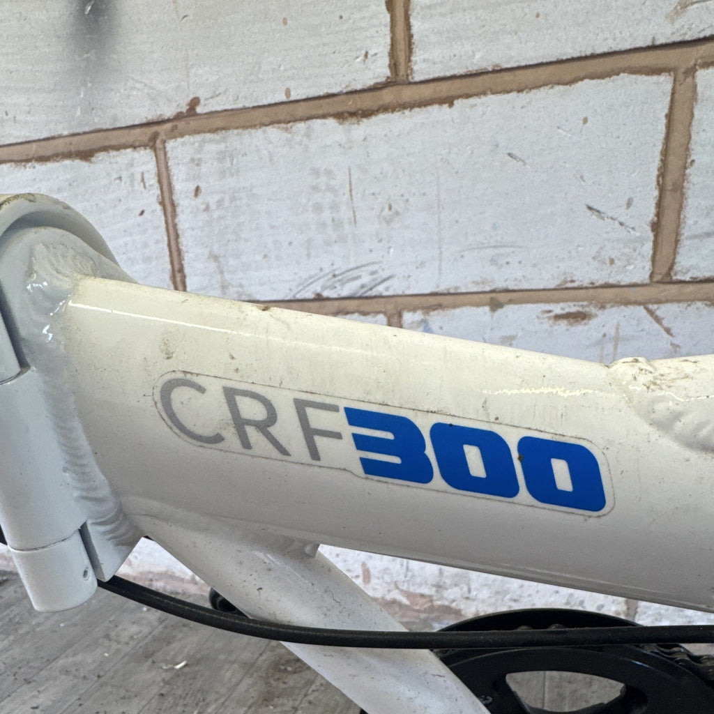 Cross CRF300 20in Folding Bike 6-Speed Shimano Derailleur Grip Shifter White