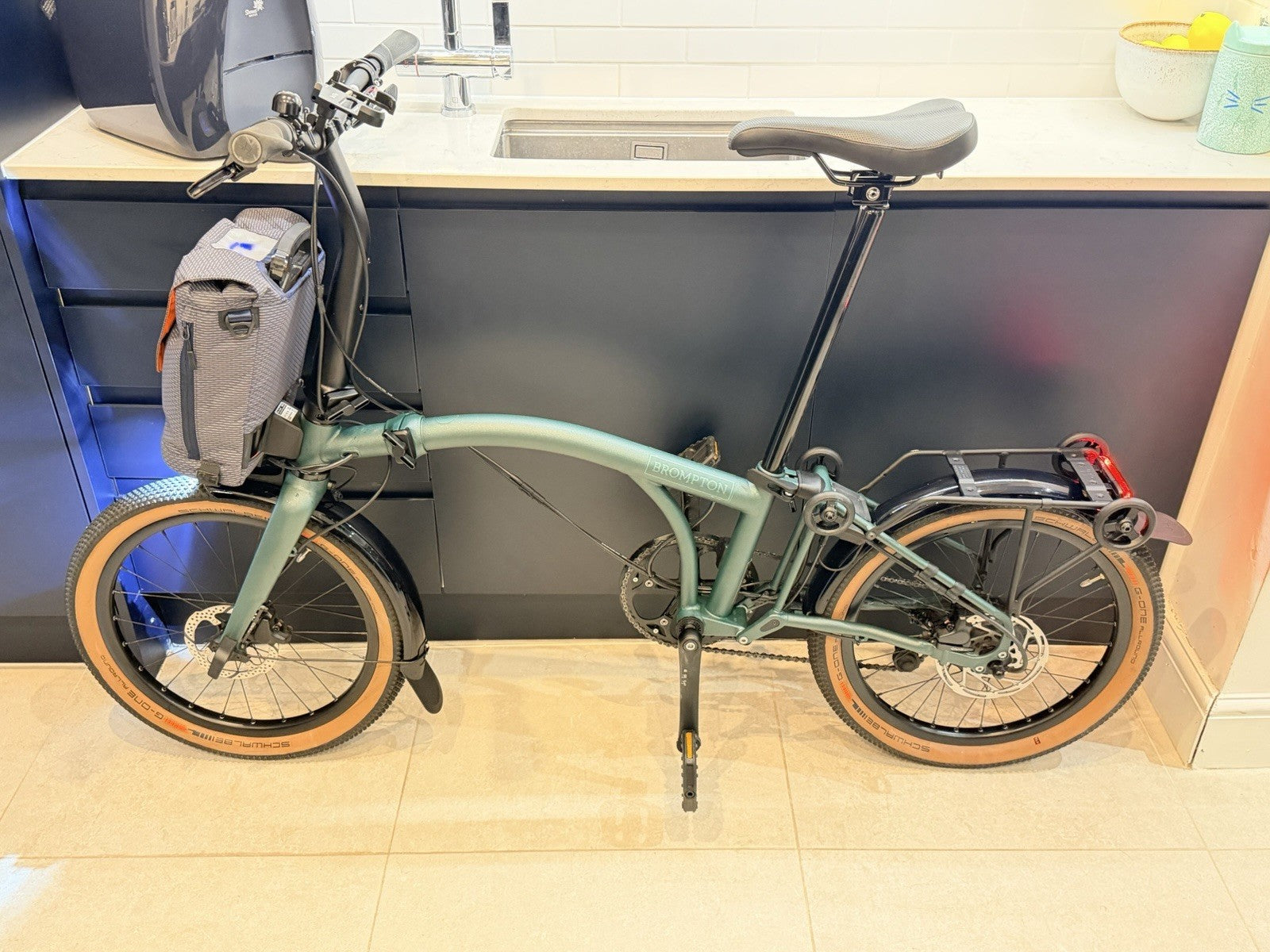 Brompton G Line Electric 4 speed - Forest Green - Medium - 164 miles, Sep 2025!