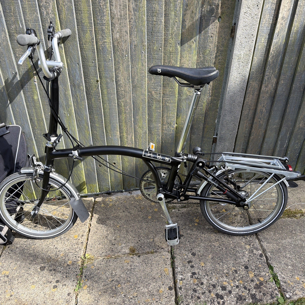 Brompton C-Line M3R Folding Bike with Brompton B Bag Travel Carry Roller Luggage