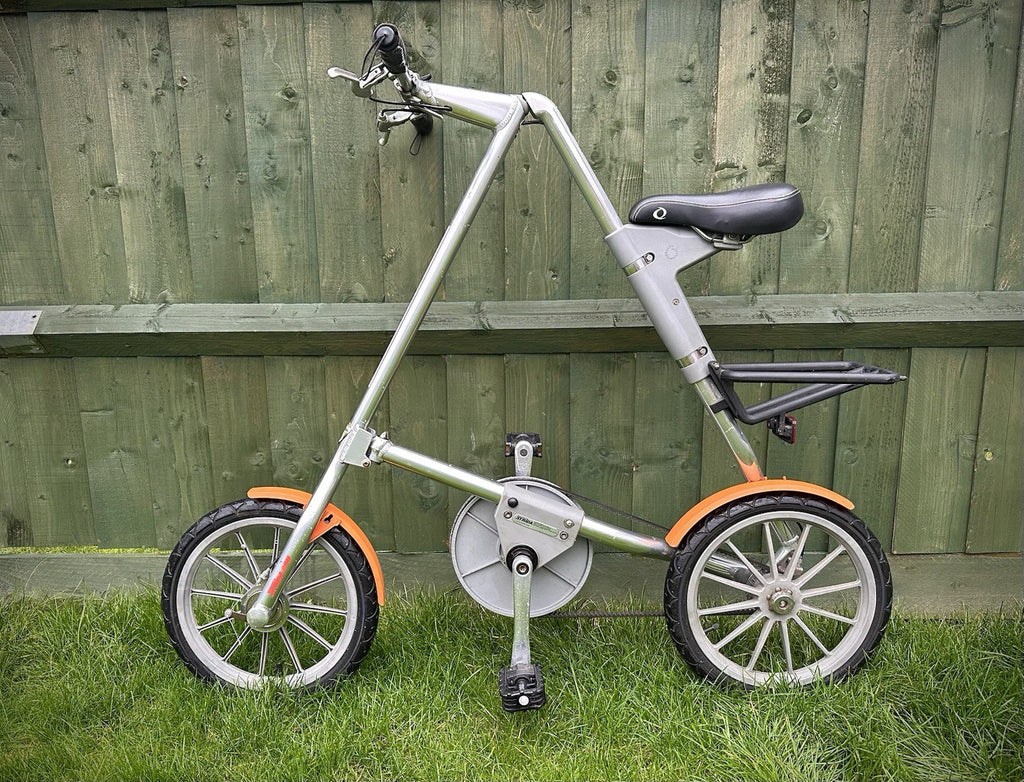 Unisex Strida 2 Compact Folding Bicycle     16” Wheels. Good Condition. Used.