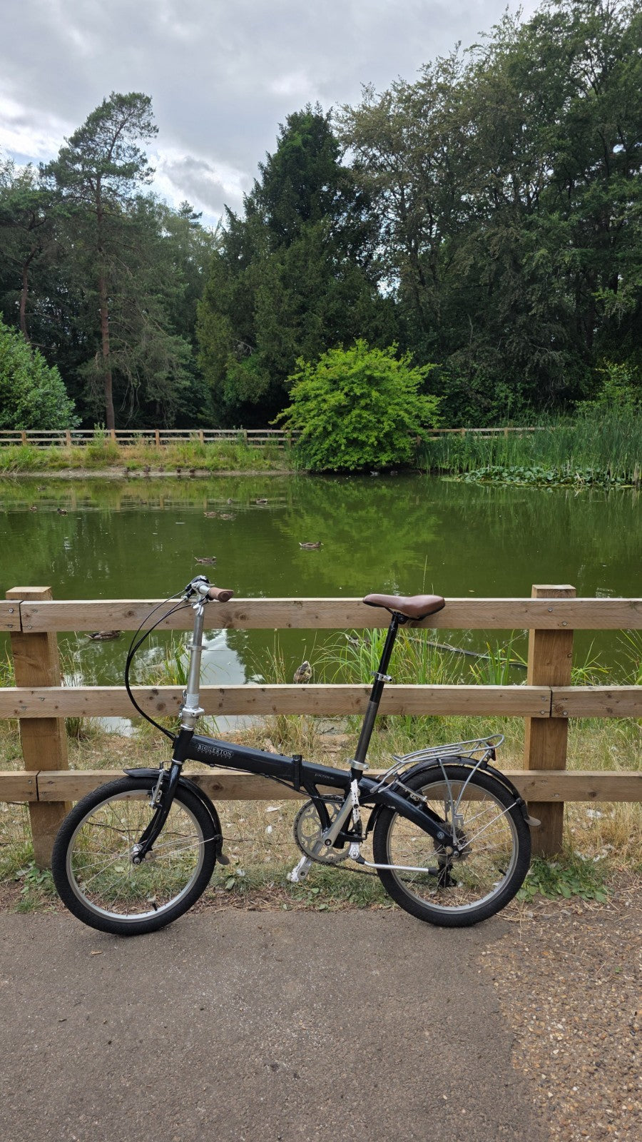 Bickerton folding bike 7 Shimano gears 20 inches wheels
